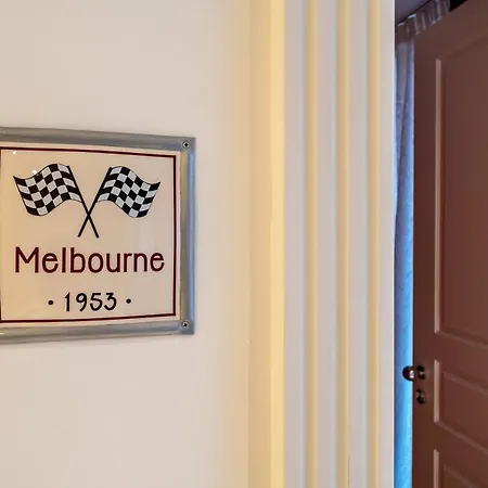 Steiner 3 - Melbourne Apartment