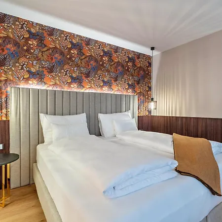 Steiner 3 - Melbourne Daire